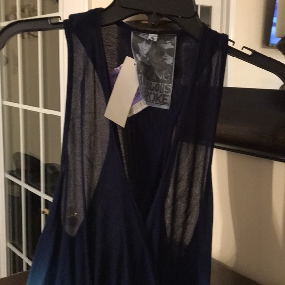 Top - Picture 2 of 4